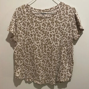 Tan and White Old Navy Cheetah Everywhere Tee
